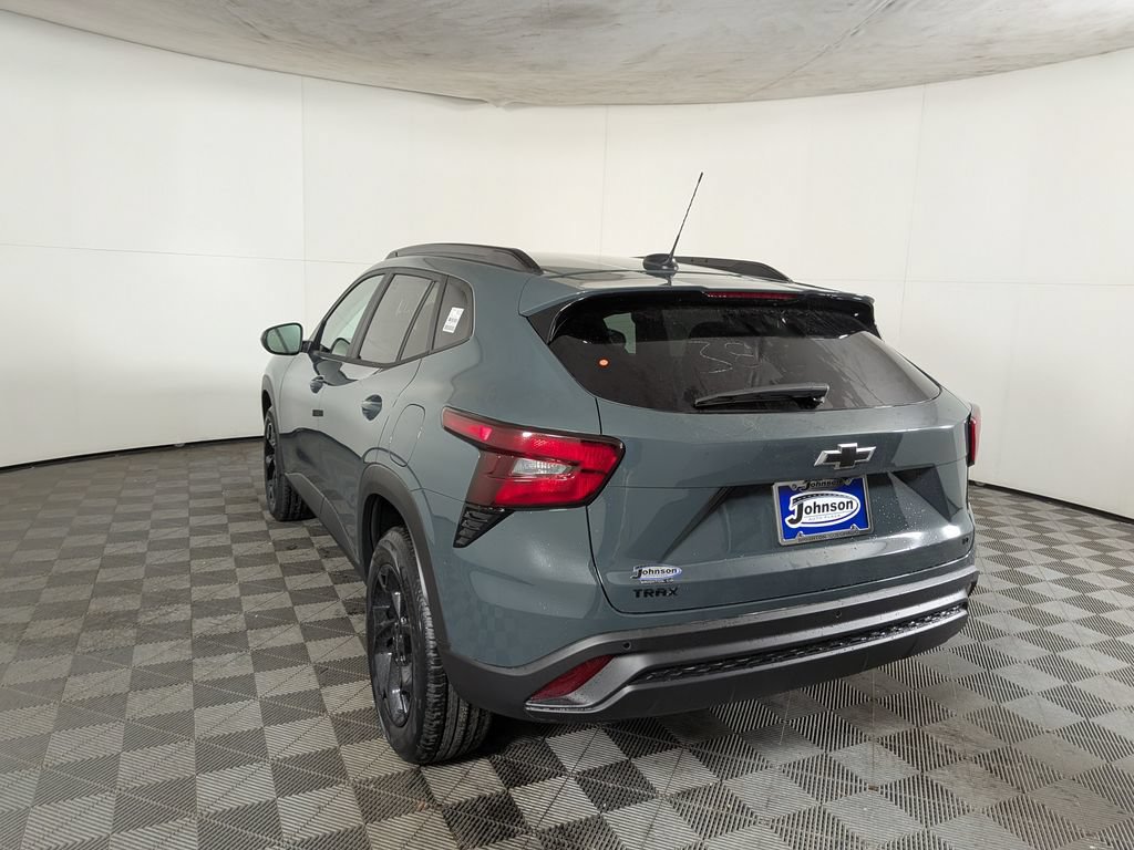 New 2026 Chevrolet Trax LT w/ Driver Confidence Package FWD image 4