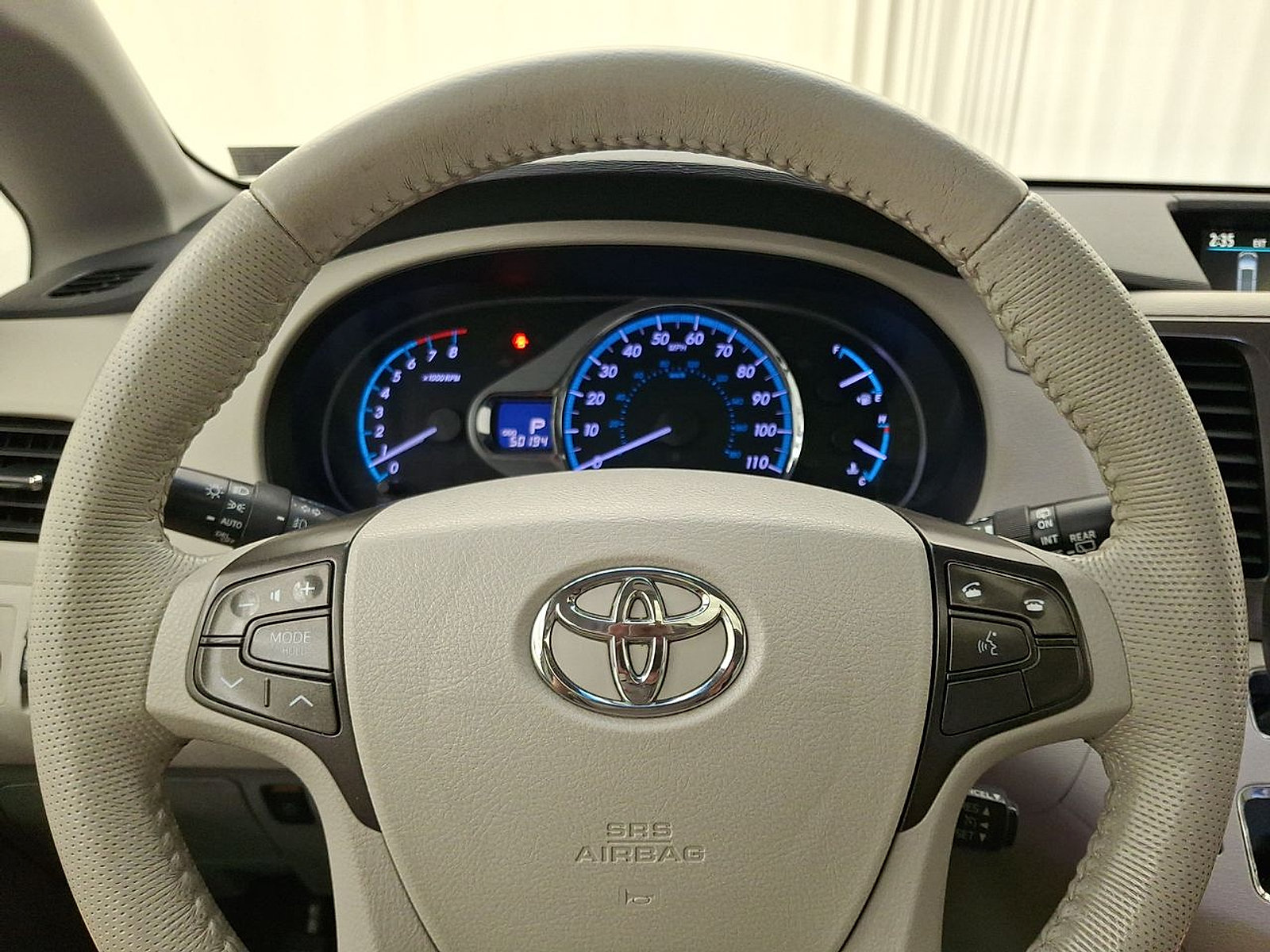 Used 2014 Toyota Sienna XLE w/ Entertainment Package FWD image 19
