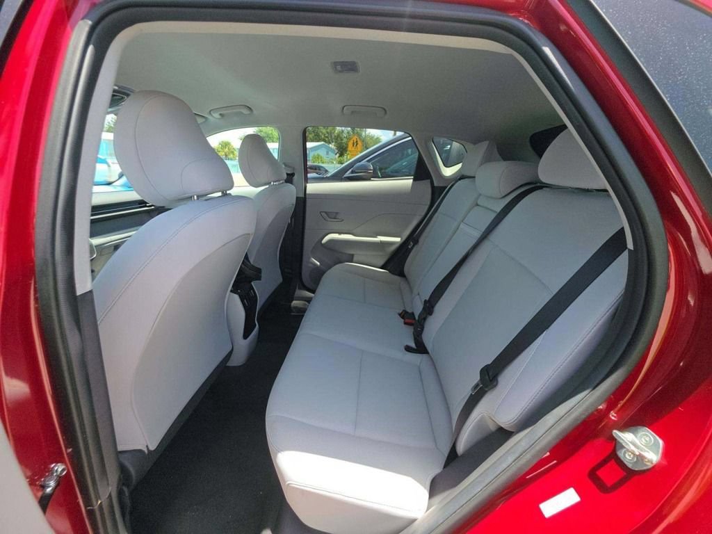 Used 2024 Hyundai Kona SEL FWD image 5