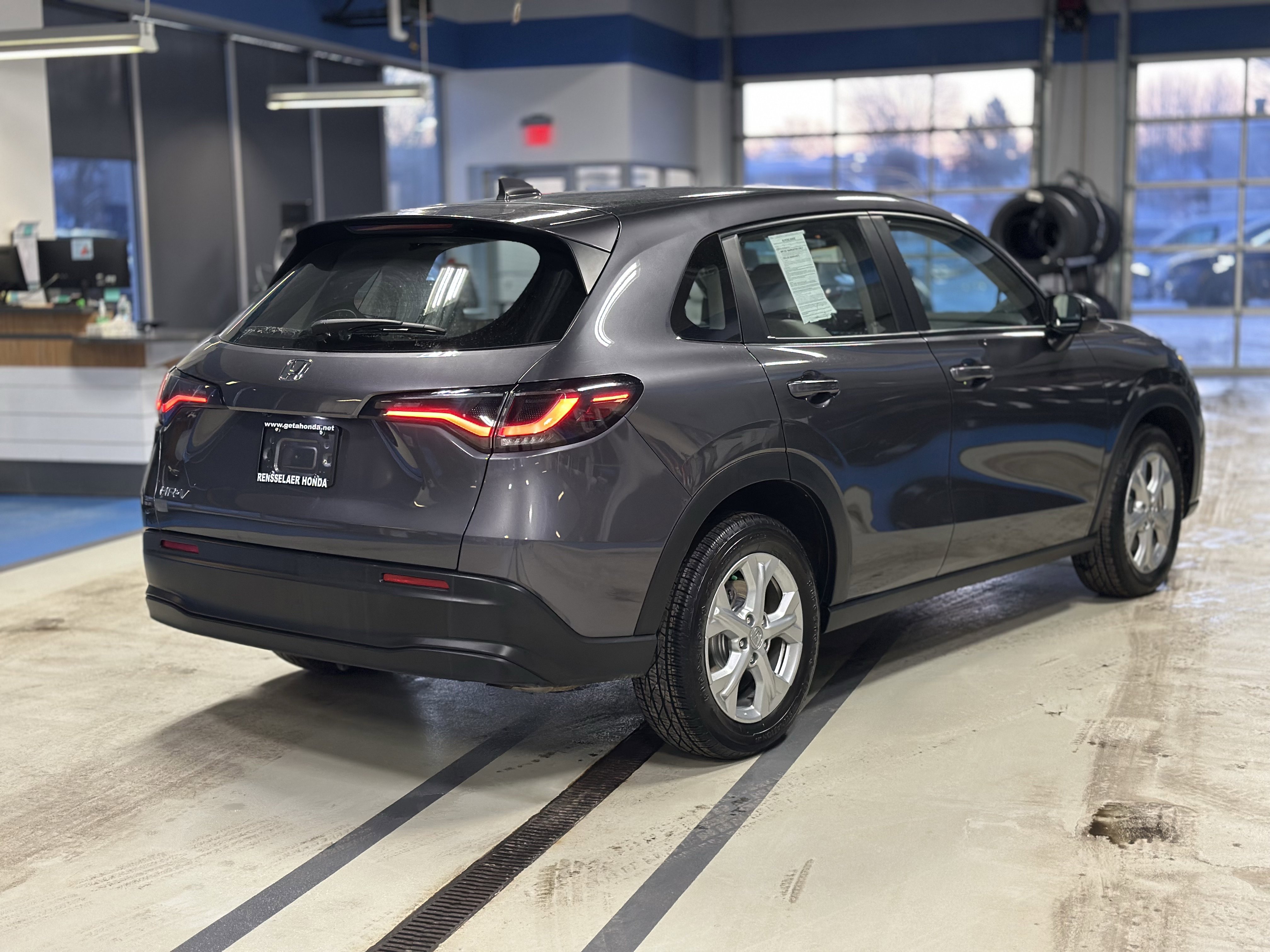 Used 2023 Honda HR-V LX image 4