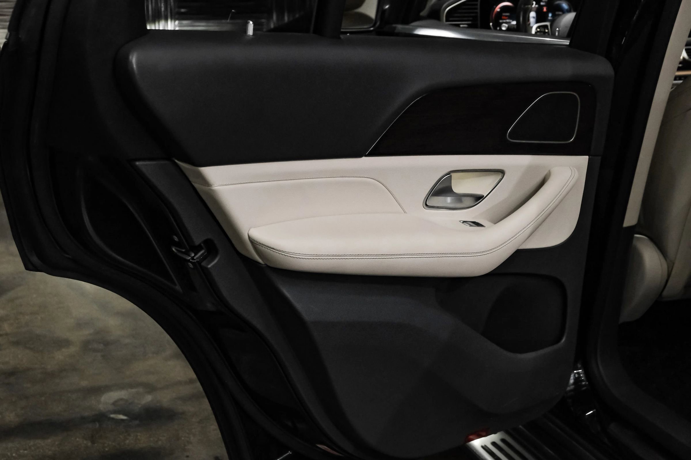 Used 2020 Mercedes-Benz GLE 350 w/ Parking Assist Package image 44