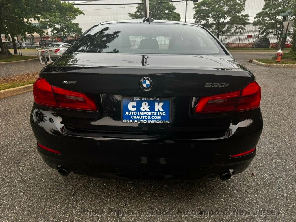 Used 2018 BMW 530i xDrive AWD/4WD image 4