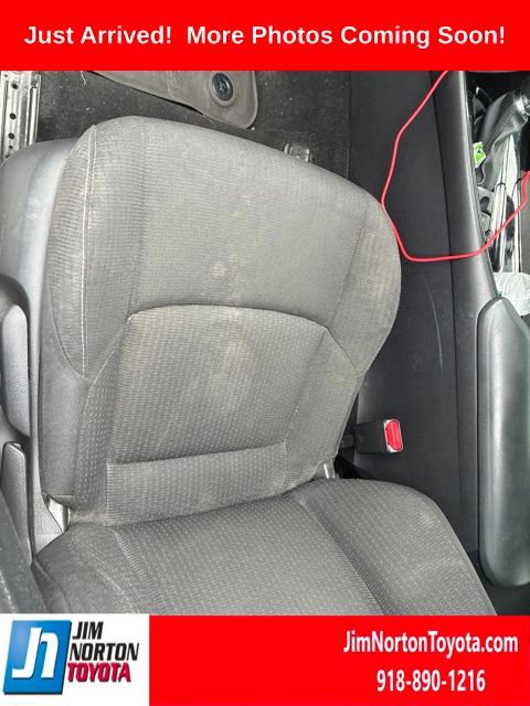 Used 2019 Toyota C-HR XLE FWD image 7