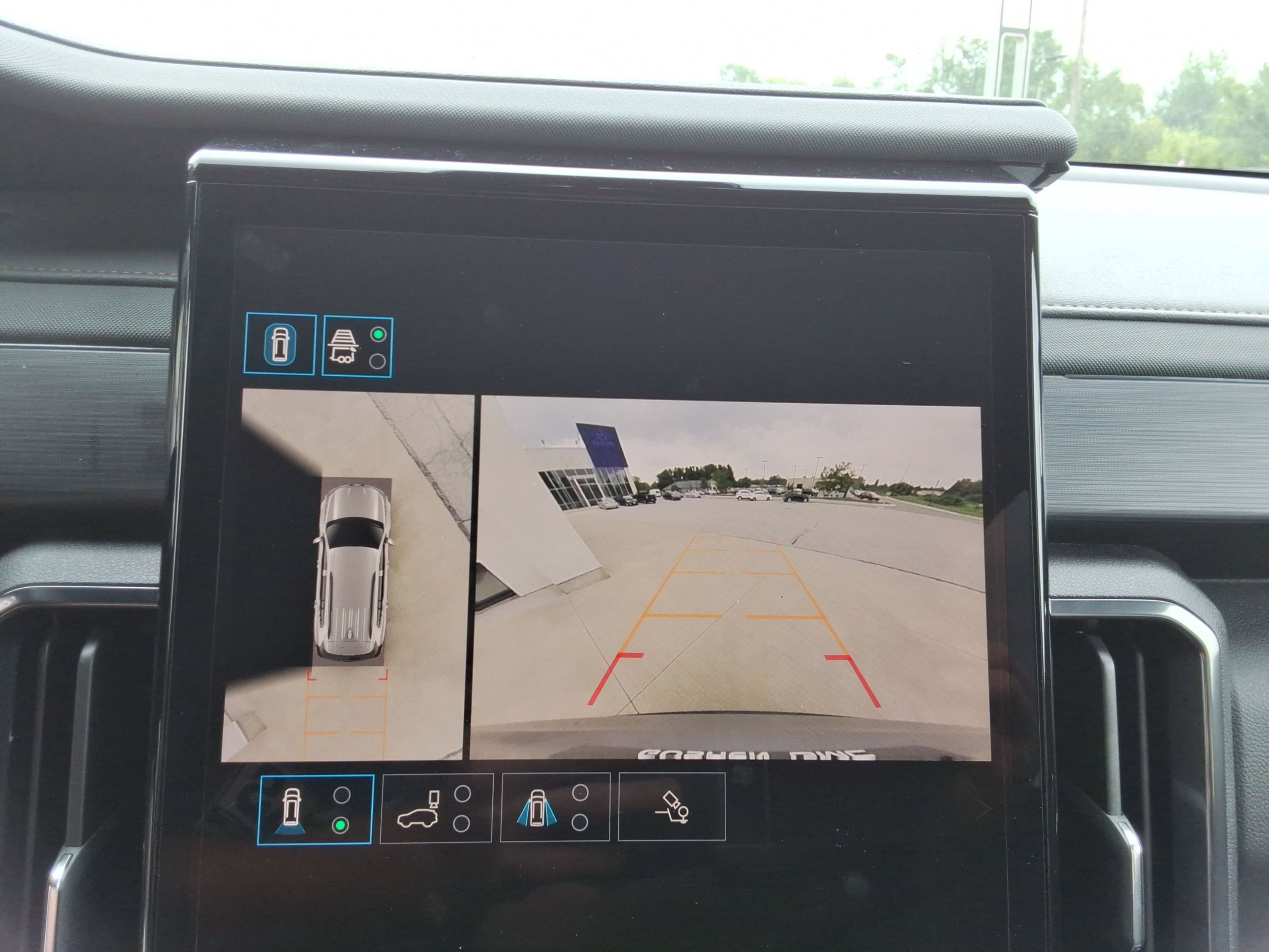 New 2025 GMC Acadia AT4 image 15