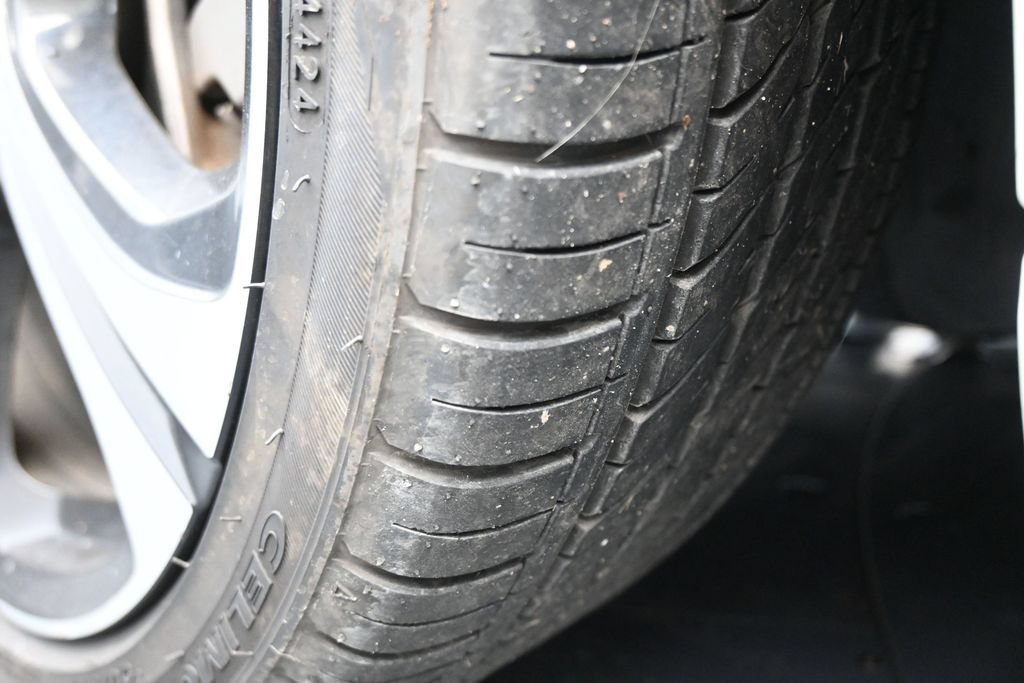 Used 2025 Mercedes-Benz C 300 Sedan image 31