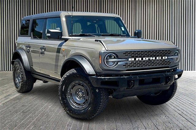 New 2025 Ford Bronco Badlands image 2