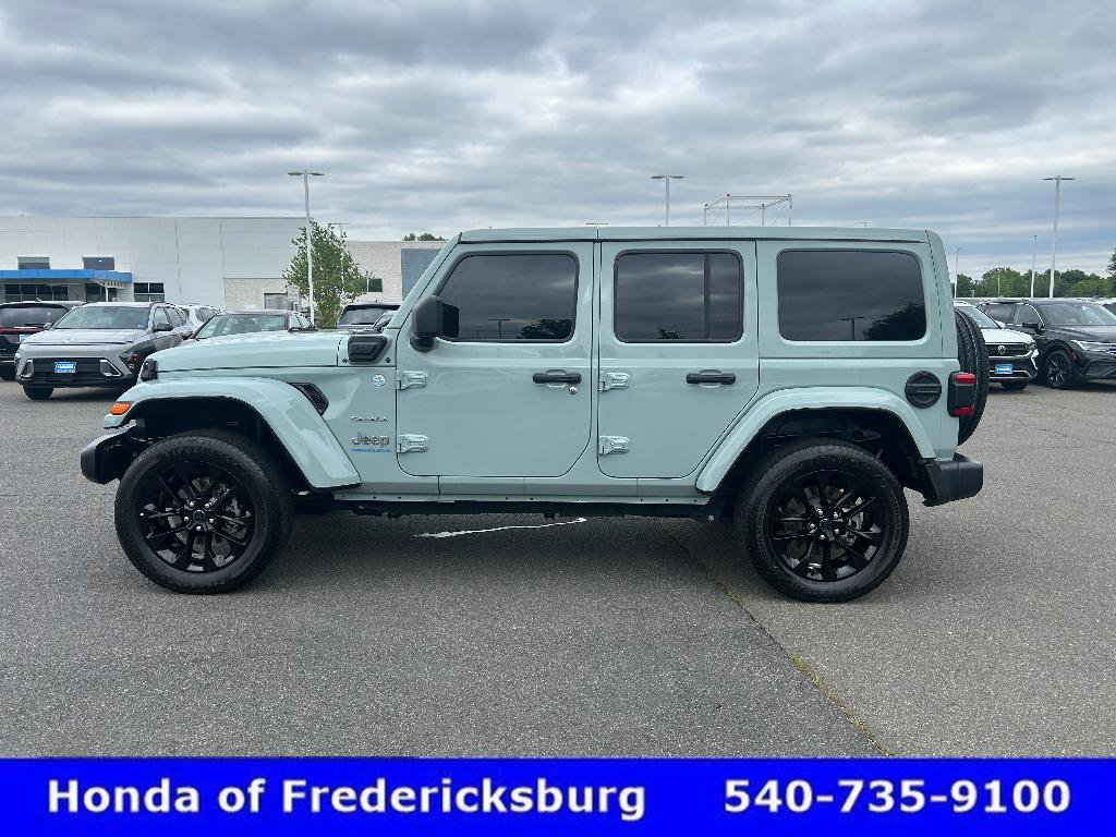 Used 2024 Jeep Wrangler Sahara AWD/4WD image 3