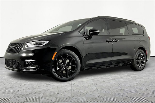 New 2026 Chrysler Pacifica Select w/ S Appearance Package