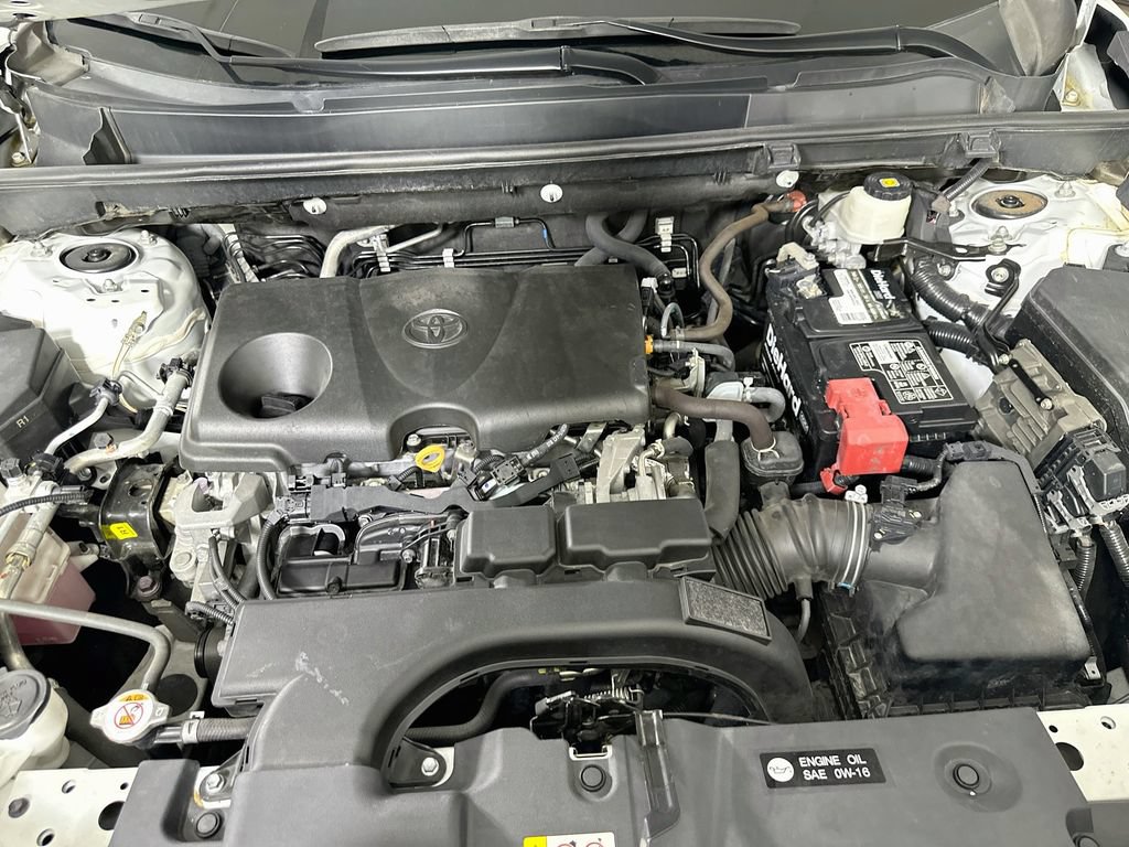 Used 2021 Toyota RAV4 XLE Premium FWD image 9