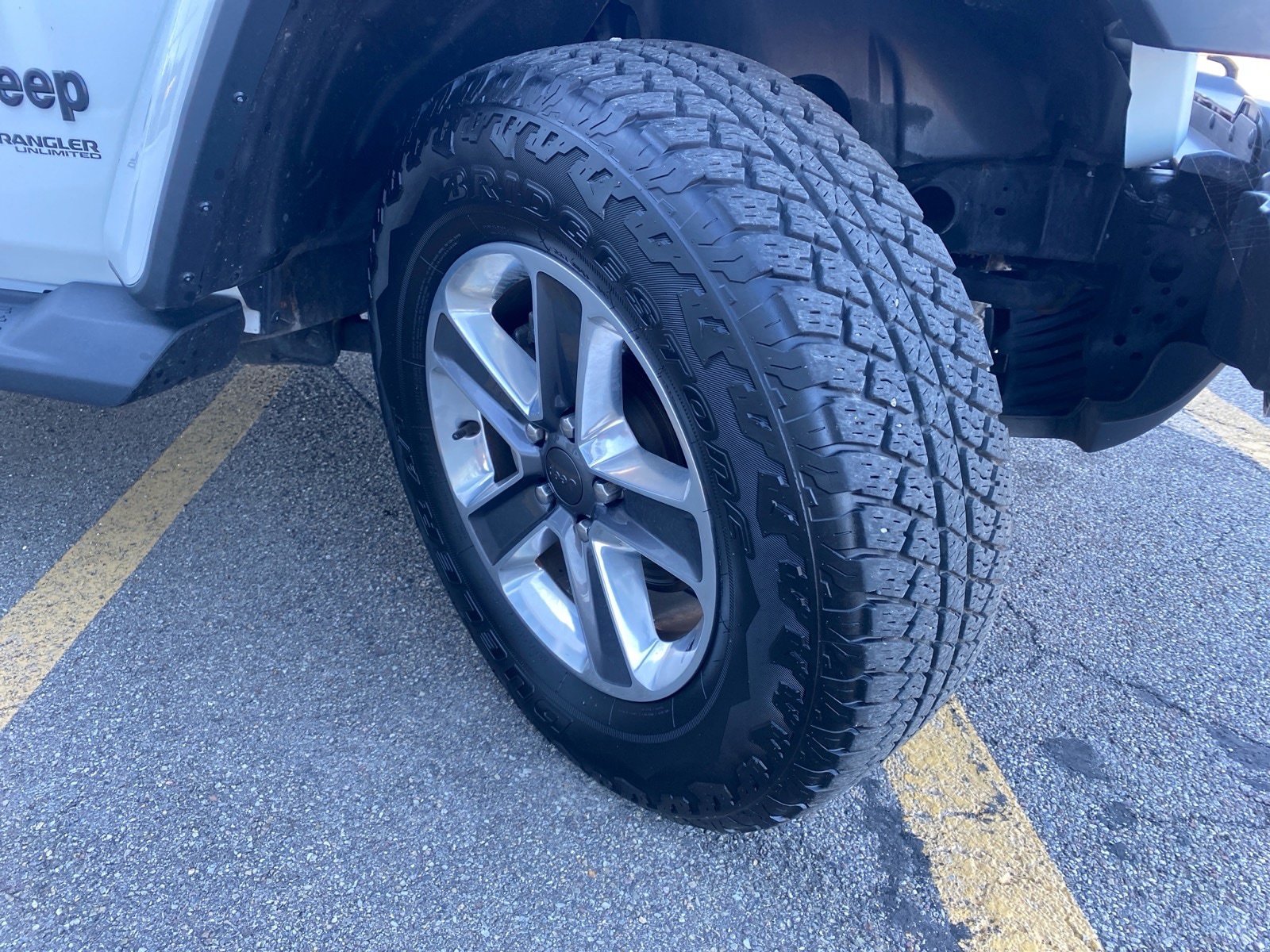 Used 2020 Jeep Wrangler Unlimited Sahara AWD/4WD image 28