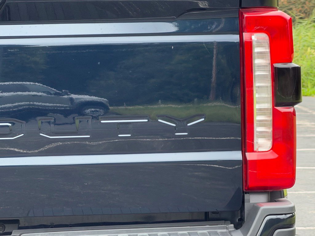 Used 2023 Ford F250 Lariat w/ Sport Appearance Package AWD/4WD image 12