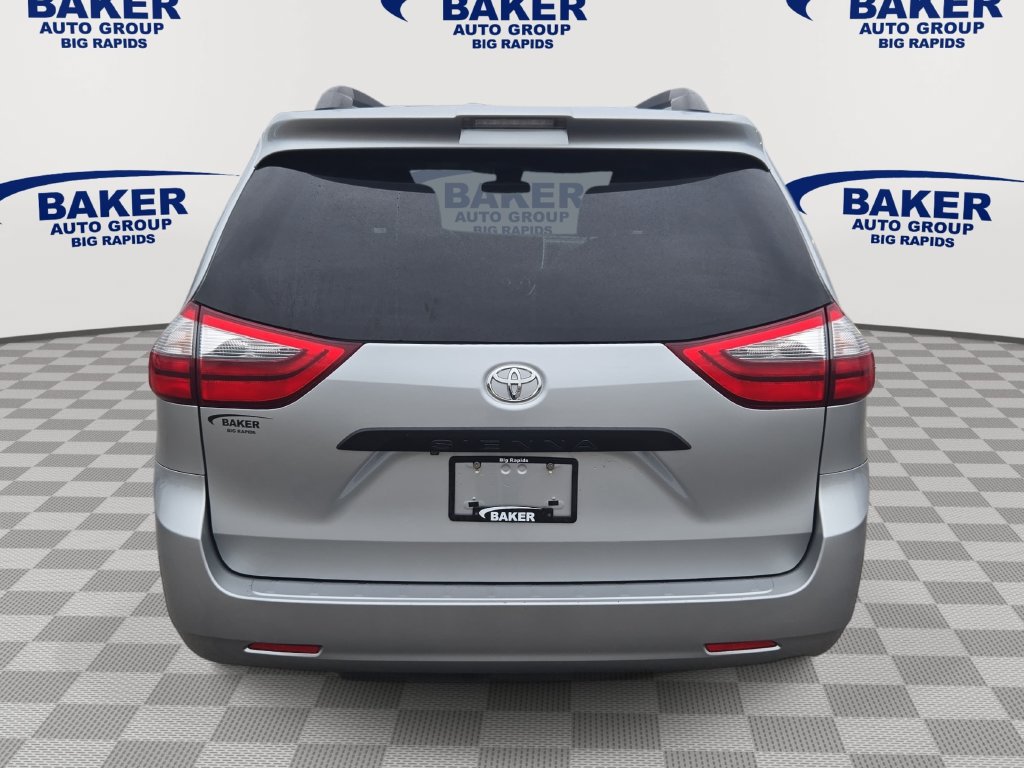 Used 2020 Toyota Sienna L FWD image 4
