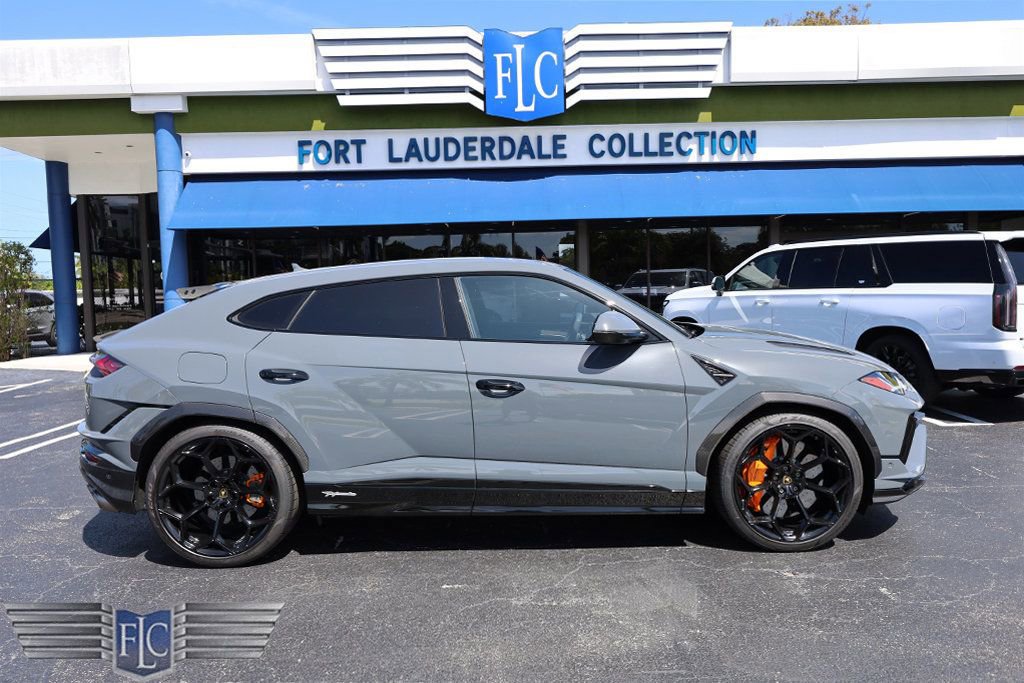 Used 2024 Lamborghini Urus Performante AWD/4WD image 2