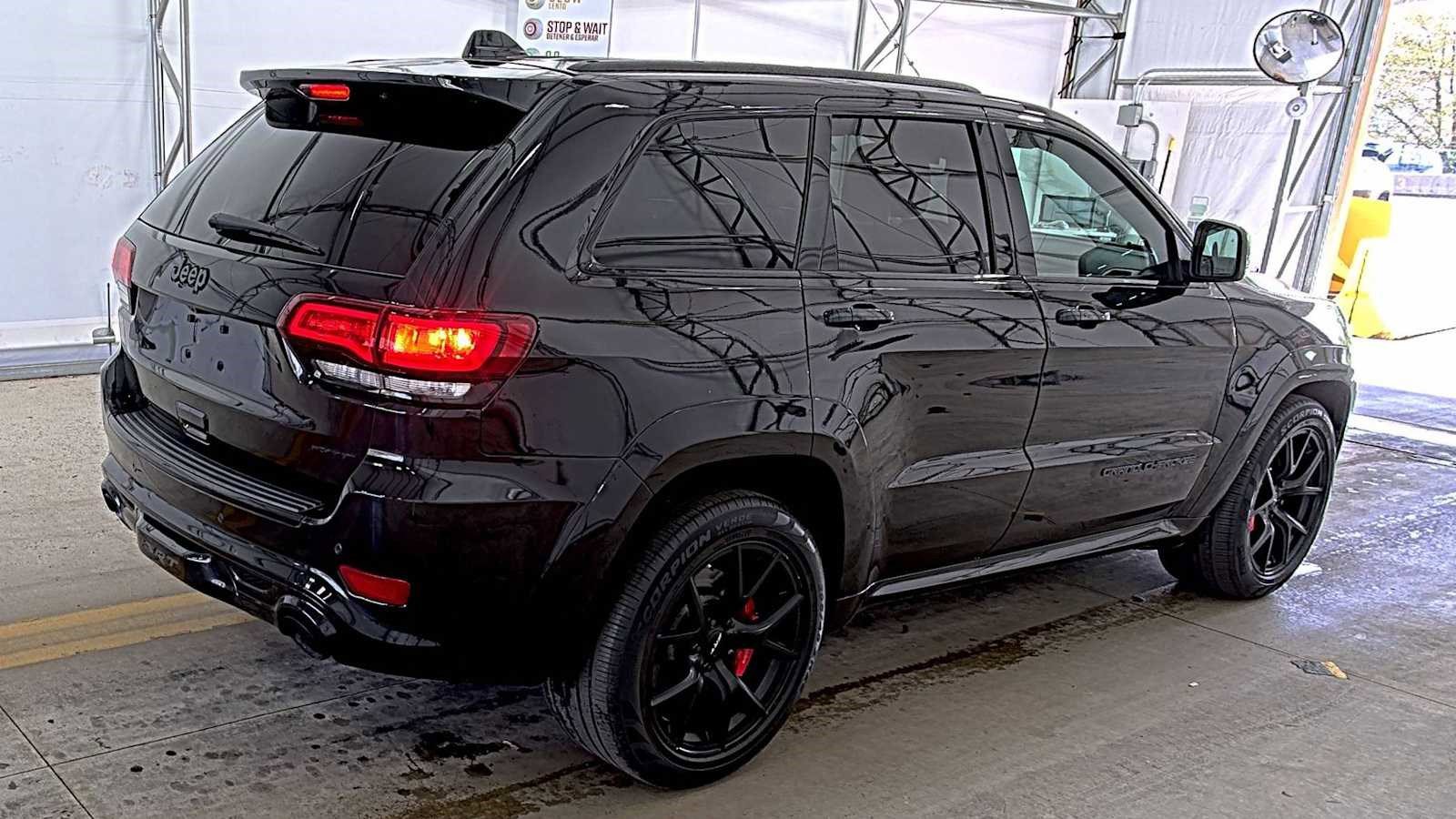 Used 2019 Jeep Grand Cherokee SRT image 5