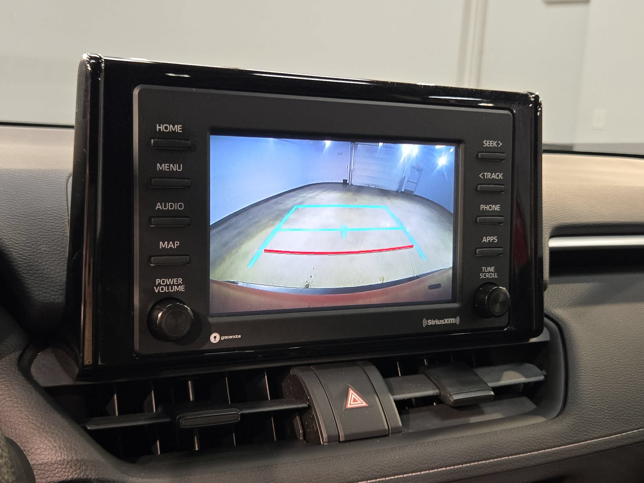 Used 2020 Toyota RAV4 XLE w/ Convenience Package FWD image 32