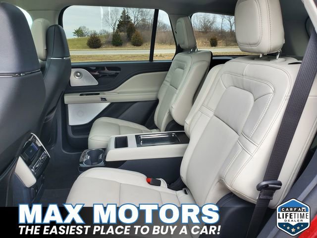 Used 2025 Lincoln Aviator Reserve w/ Luxury Package RWD image 16