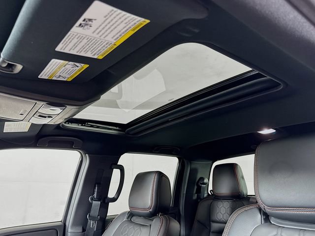 Used 2023 Nissan Frontier PRO-4X w/ Pro-4X Premium Package image 25