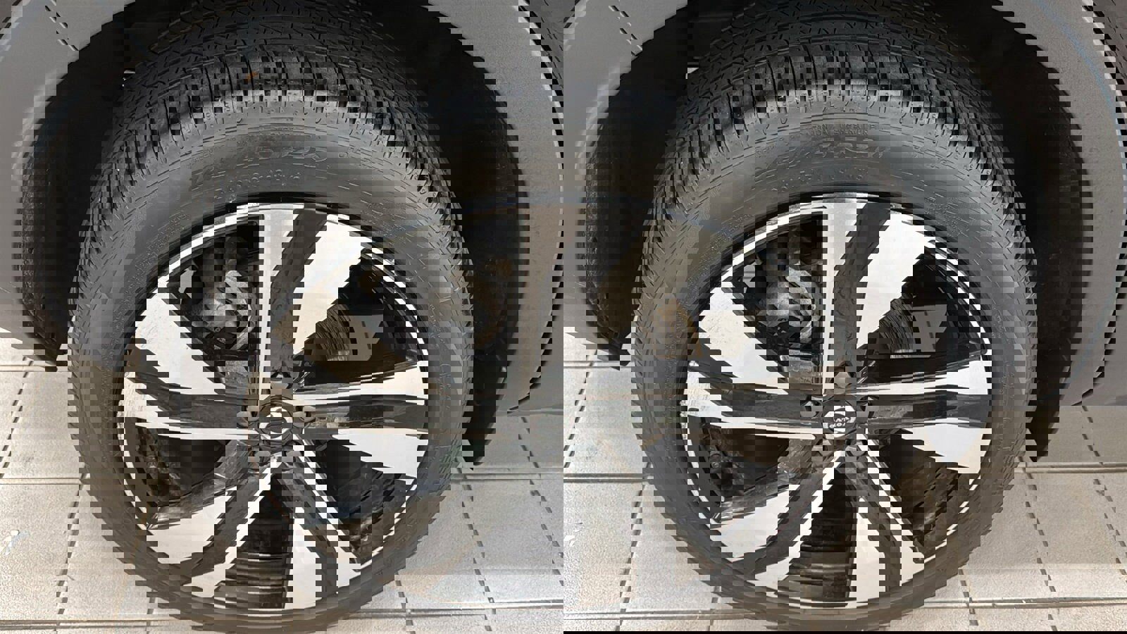 Used 2023 Volvo XC40 B5 Ultimate w/ Climate Package image 31