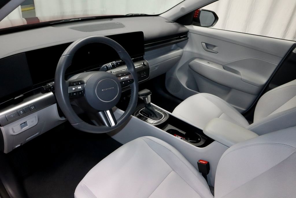 Used 2025 Hyundai Kona SEL FWD image 23