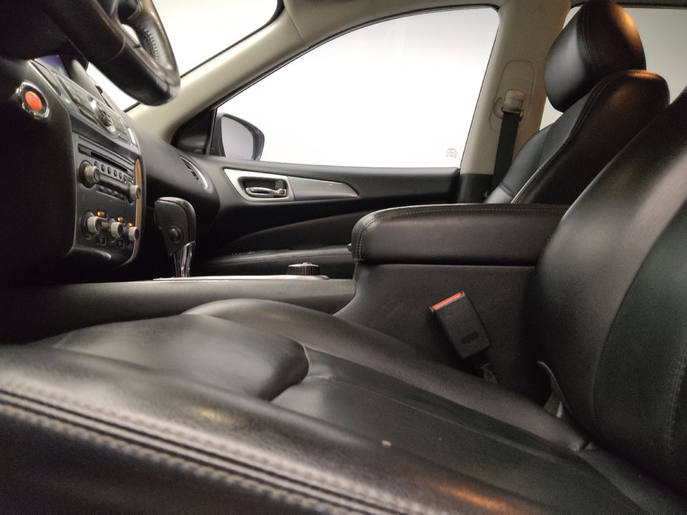 Used 2018 Nissan Pathfinder SL AWD/4WD image 17
