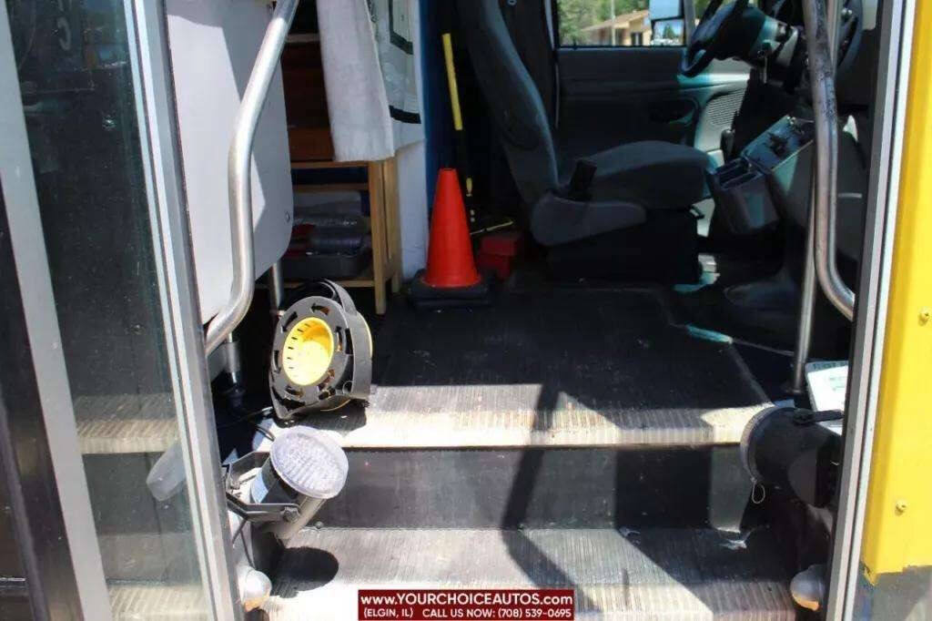 Used 2006 Ford E-450 and Econoline 450 RWD image 32