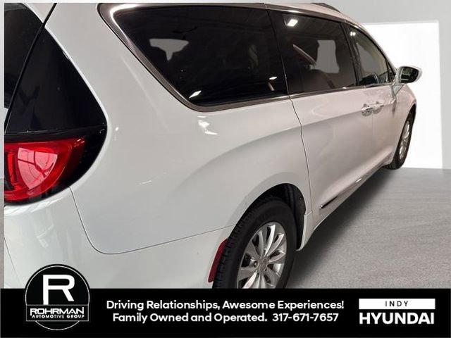 Used 2018 Chrysler Pacifica Touring-L Plus w/ Advanced Safetytec Group image 5