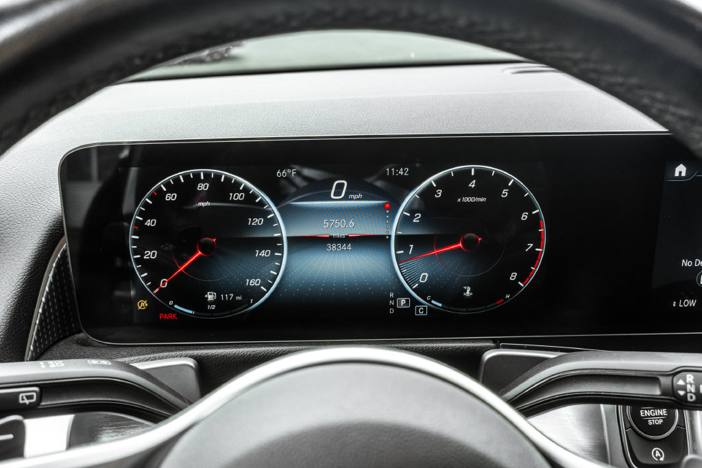 Used 2022 Mercedes-Benz GLB 250 4MATIC w/ Premium Package Lite image 14