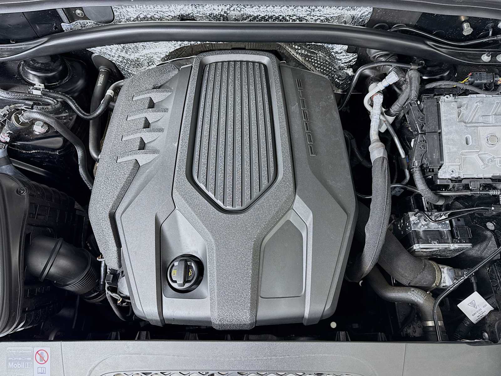 Certified 2026 Porsche Macan AWD/4WD image 31