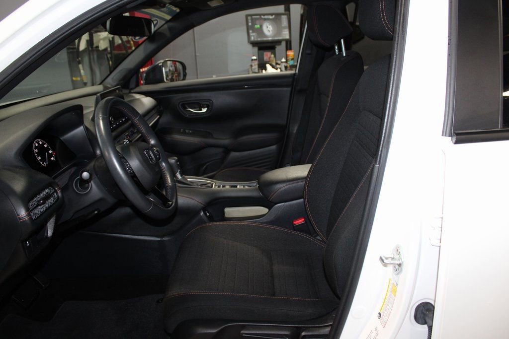 Used 2023 Honda HR-V Sport image 12