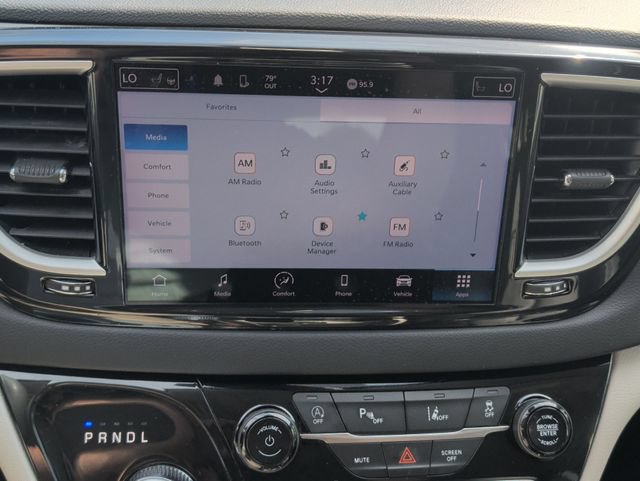 Used 2024 Chrysler Pacifica Touring-L FWD image 15