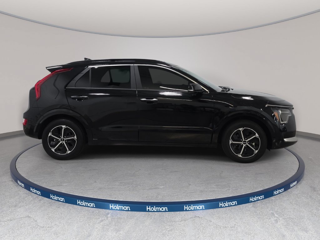 Used 2025 Kia Niro FWD image 5