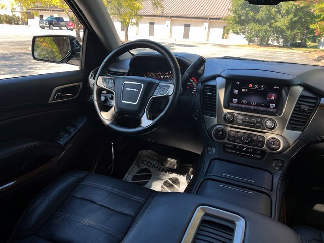 Used 2015 GMC Yukon Denali w/ Premium Package AWD/4WD image 29
