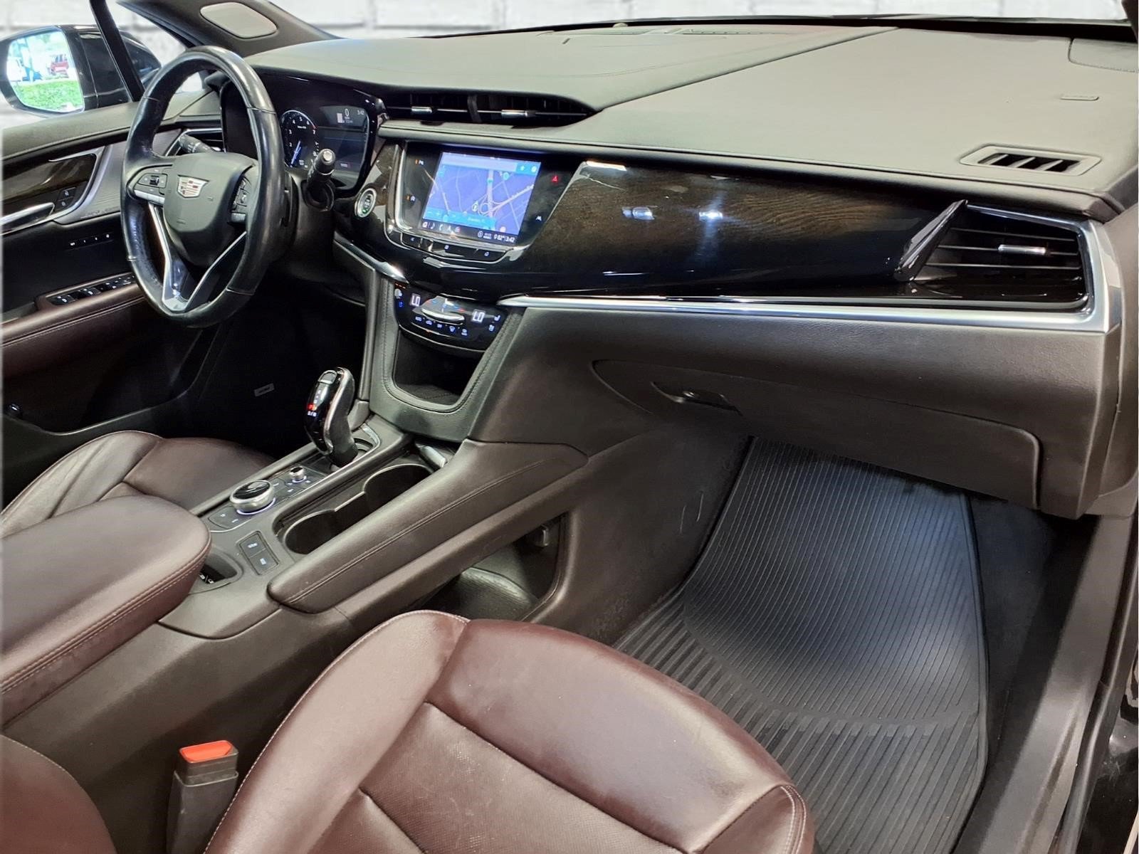 Used 2020 Cadillac XT6 Premium Luxury FWD image 8
