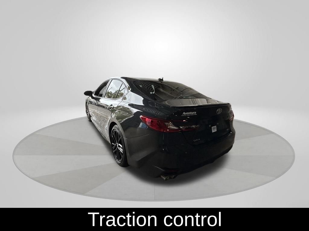 Used 2025 Toyota Camry SE w/ Convenience Package FWD image 5