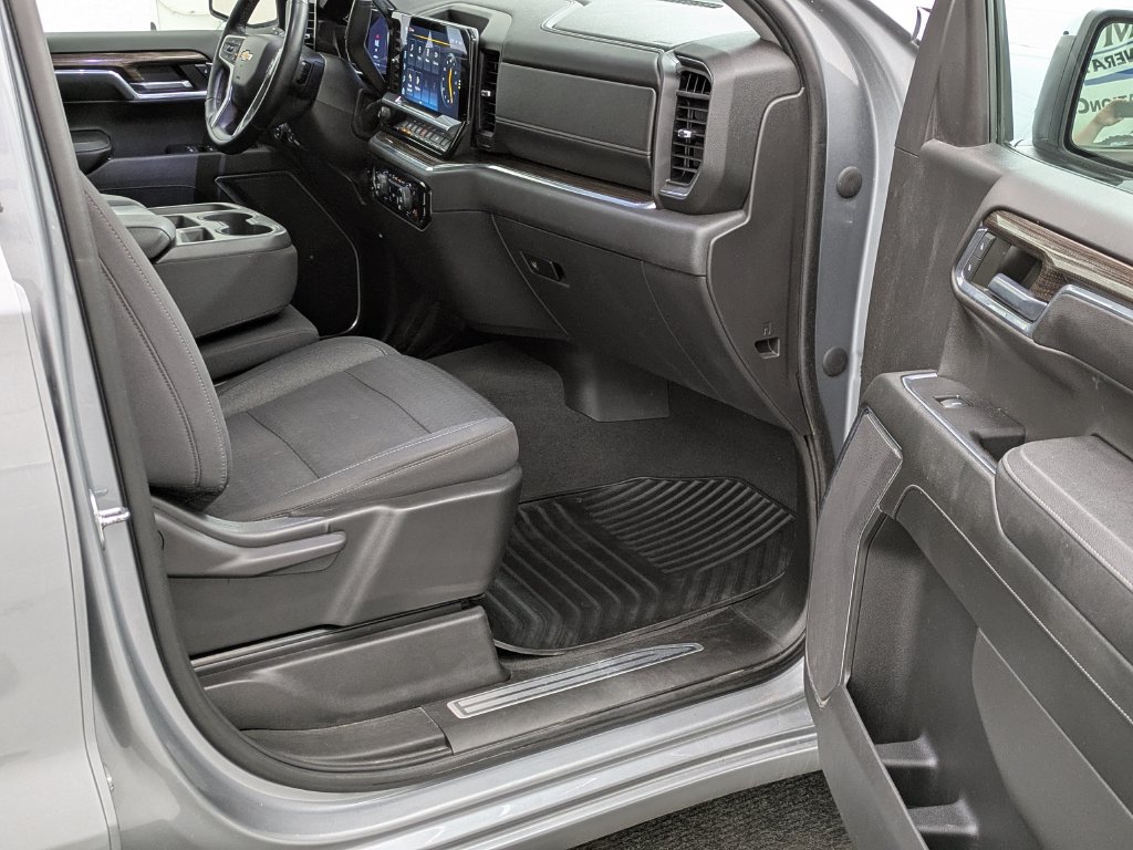 Used 2023 Chevrolet Silverado 1500 LT AWD/4WD image 23
