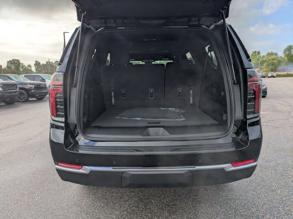 New 2026 Chevrolet Suburban LS w/ LS Custom Edition AWD/4WD image 31