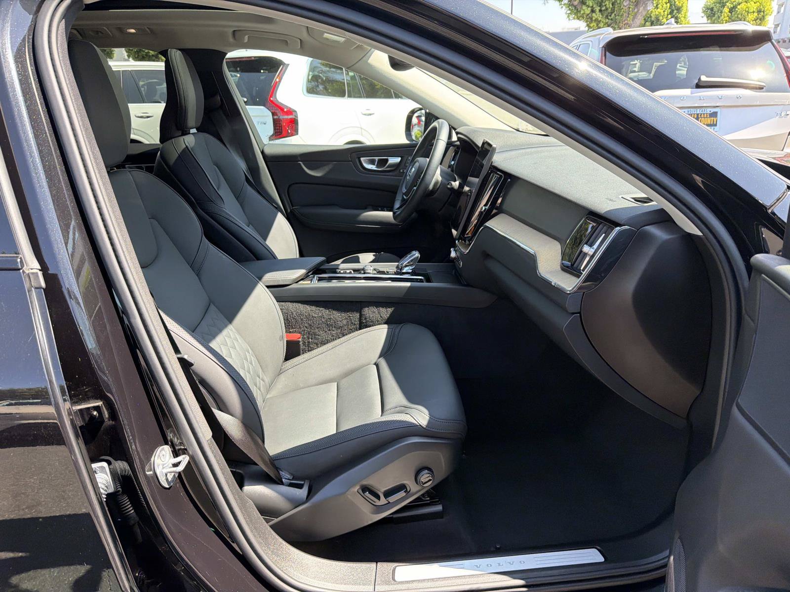Certified 2026 Volvo XC60 B5 Core AWD/4WD image 25