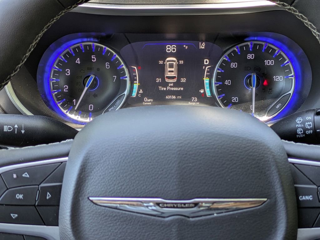 Used 2024 Chrysler Pacifica Touring-L FWD image 27