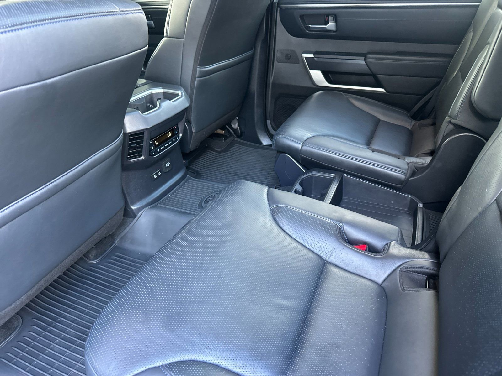 Used 2025 Toyota Sequoia Platinum AWD/4WD image 11