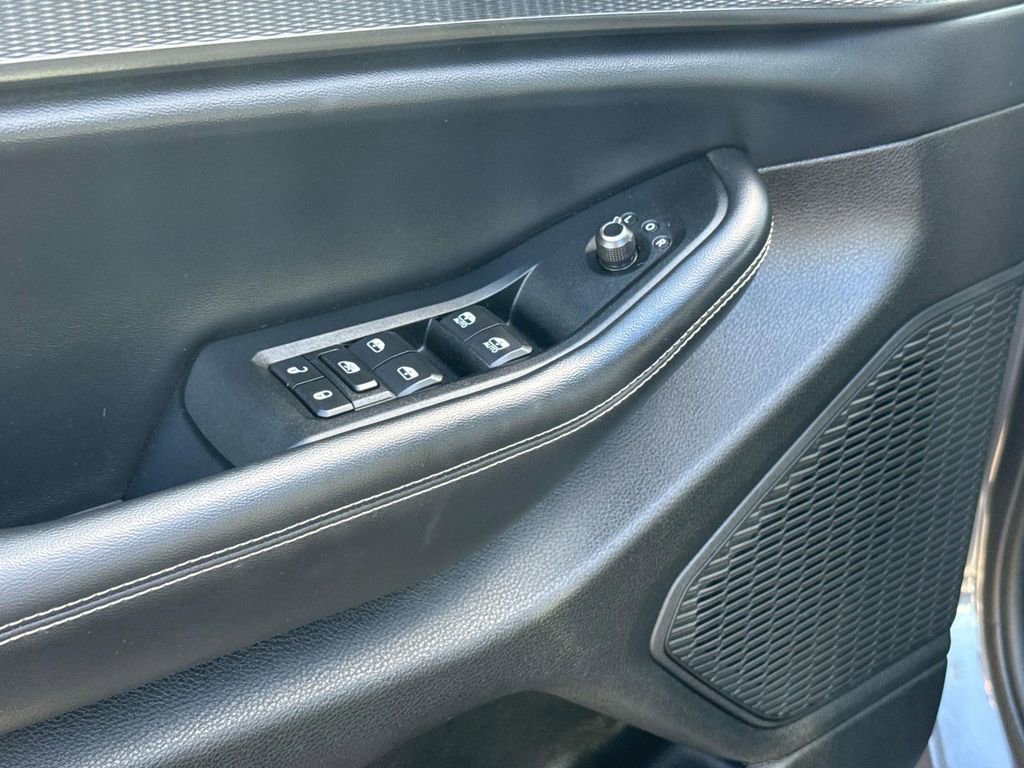 Used 2023 Jeep Grand Cherokee L Laredo AWD/4WD image 19