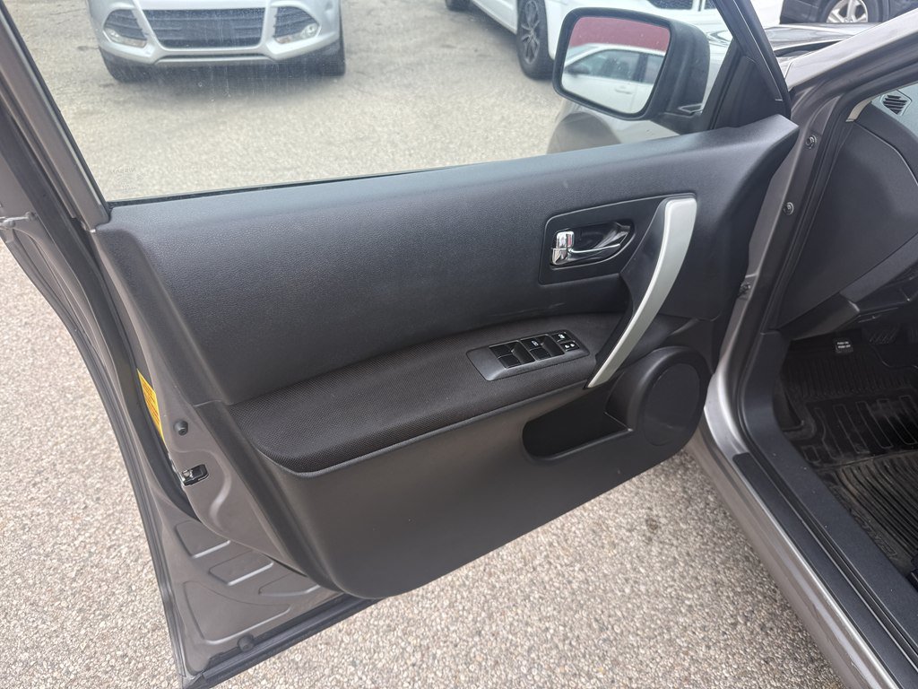 Used 2012 Nissan Rogue S w/ Special Edition Pkg AWD/4WD image 11