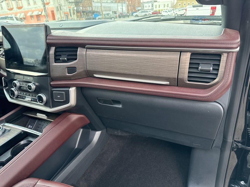 Used 2022 Ford Expedition Max Limited image 17