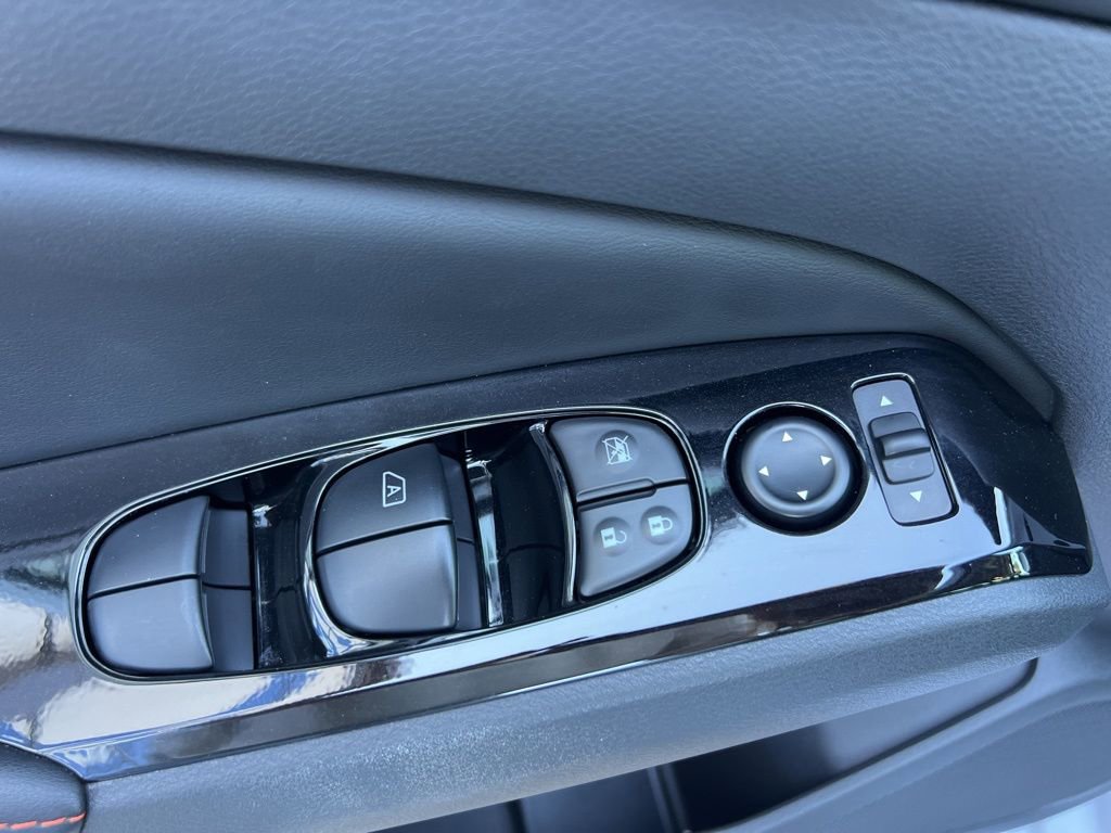 Used 2024 Nissan Altima 2.0 SR image 25