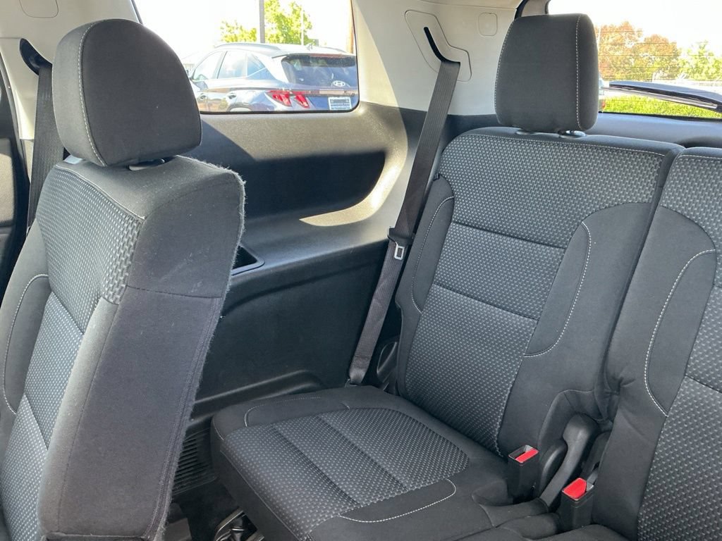 Used 2021 GMC Acadia SLE FWD image 26