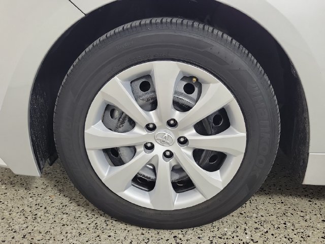 Used 2024 Toyota Corolla LE FWD image 8