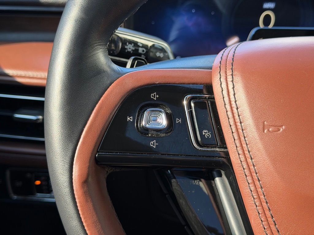 Used 2025 Lincoln Aviator Reserve w/ Jet Appearance Package image 18