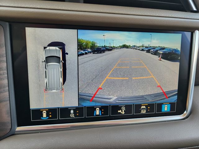 Used 2021 GMC Yukon Denali w/ Denali Premium Package image 27