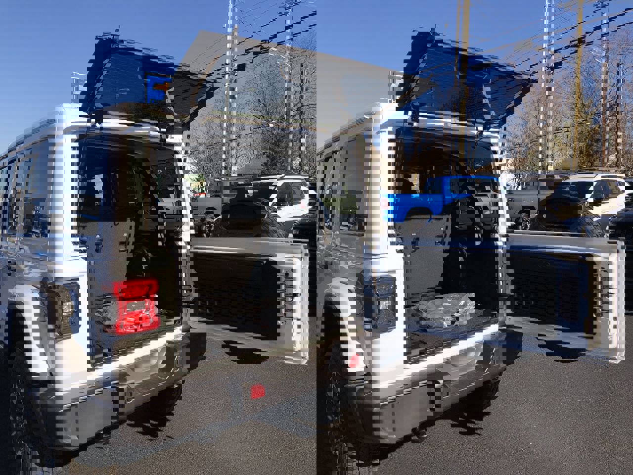 New 2026 Jeep Wrangler Sahara w/ Technology Group image 17