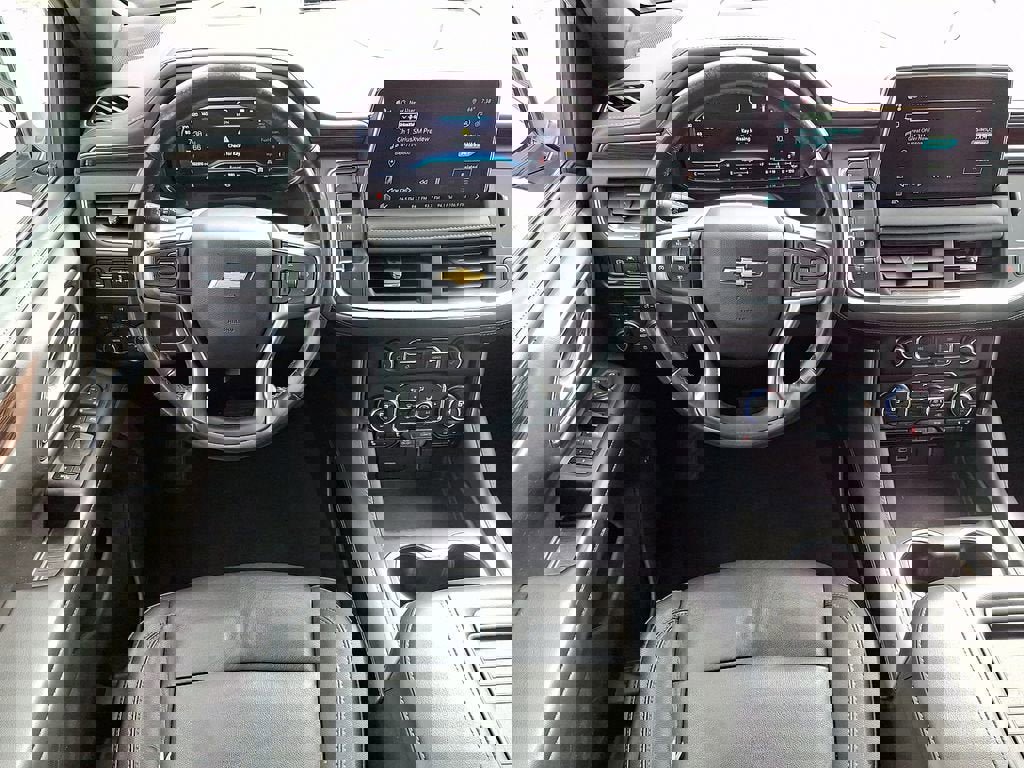 Used 2022 Chevrolet Suburban LT AWD/4WD image 11