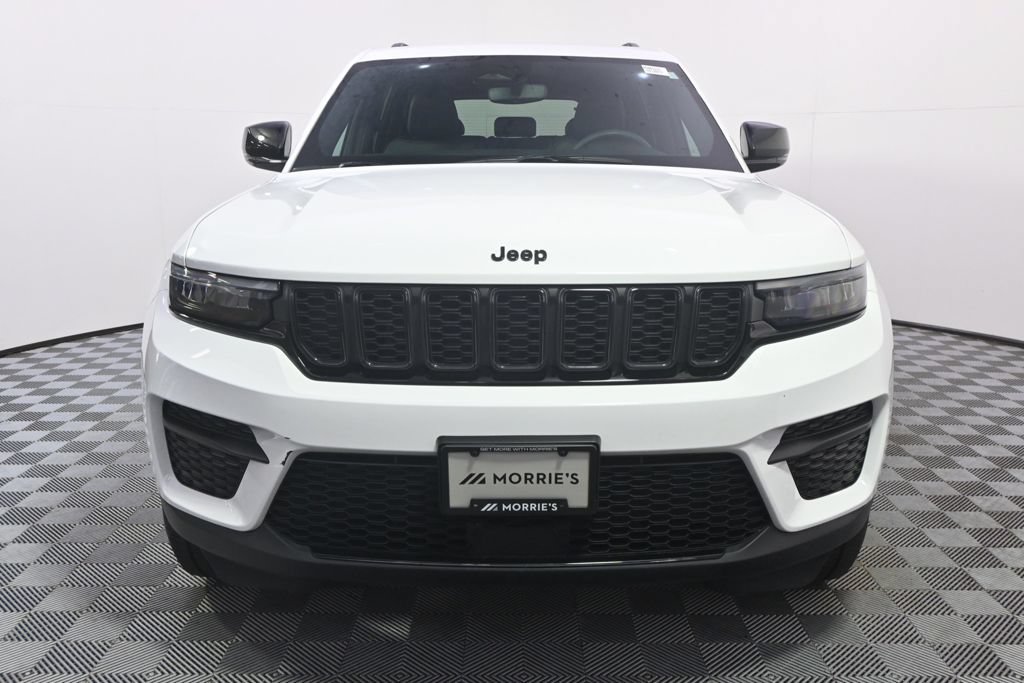 Used 2023 Jeep Grand Cherokee Altitude AWD/4WD image 10